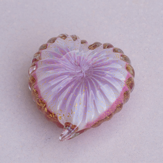 Coração fechado rosa chiclete com ouro
