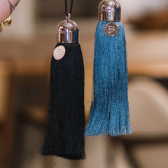 Tassel perfumado preto