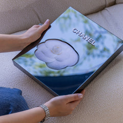 Livro Chanel: Edição Especial com Case em Acrílico