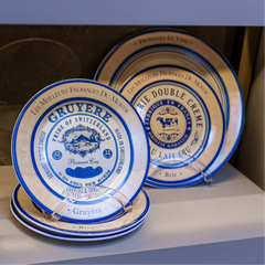 Conjunto de pratos rótulos de queijo