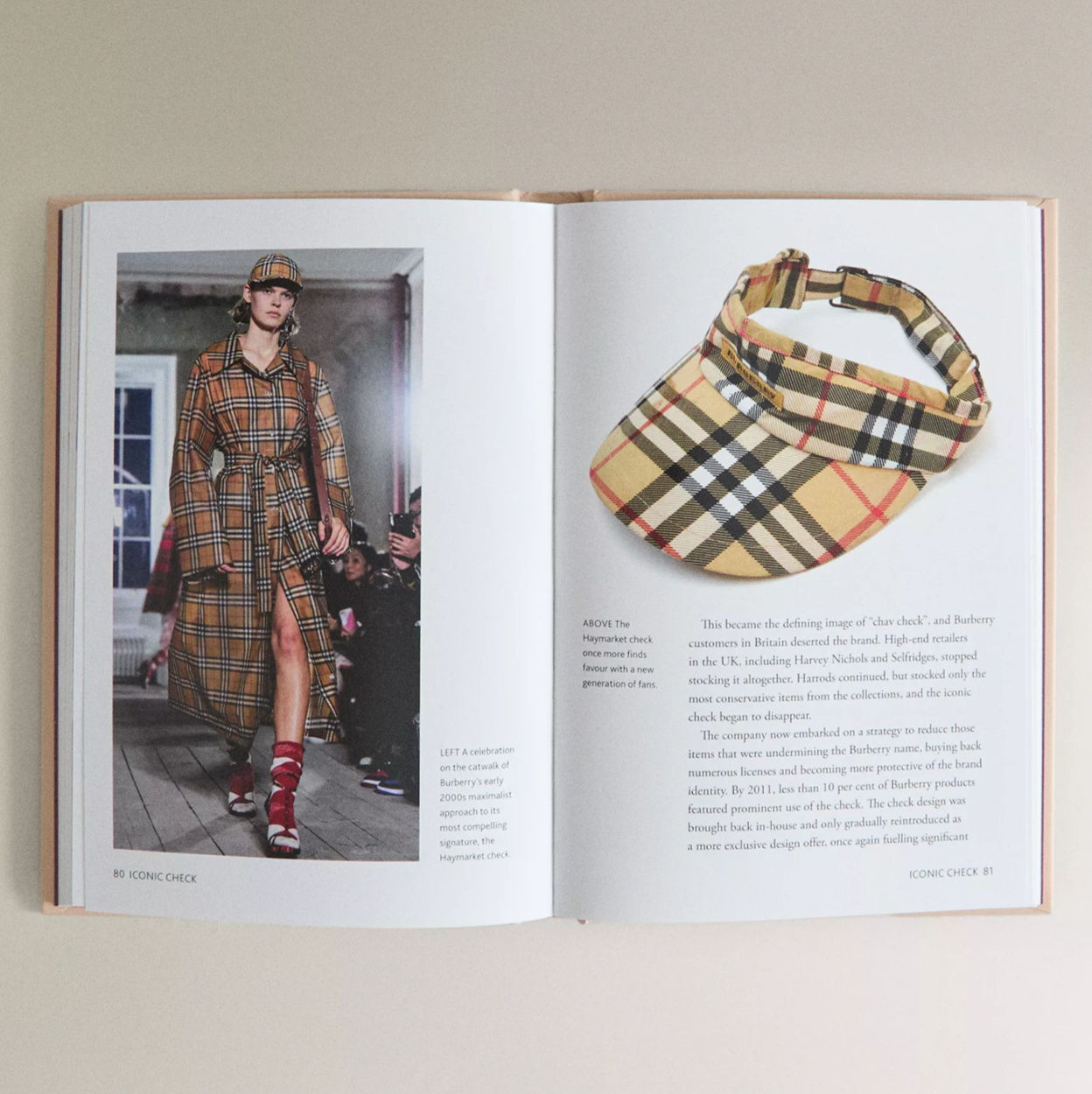 Livro Little Book Of Burberry